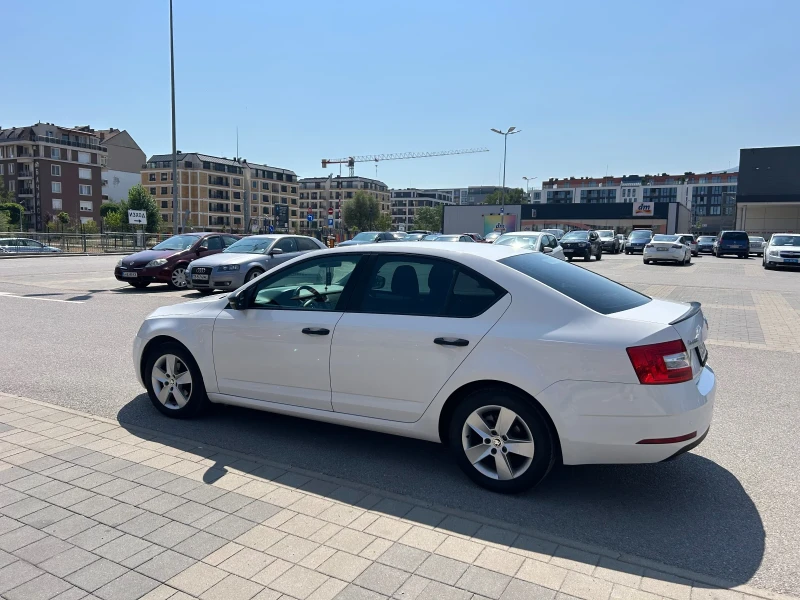 Skoda Octavia 1.6 TDI, снимка 2 - Автомобили и джипове - 51443909