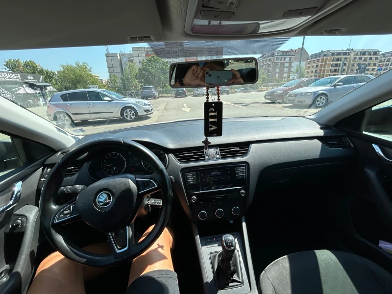 Skoda Octavia 1.6 TDI, снимка 11 - Автомобили и джипове - 51443909