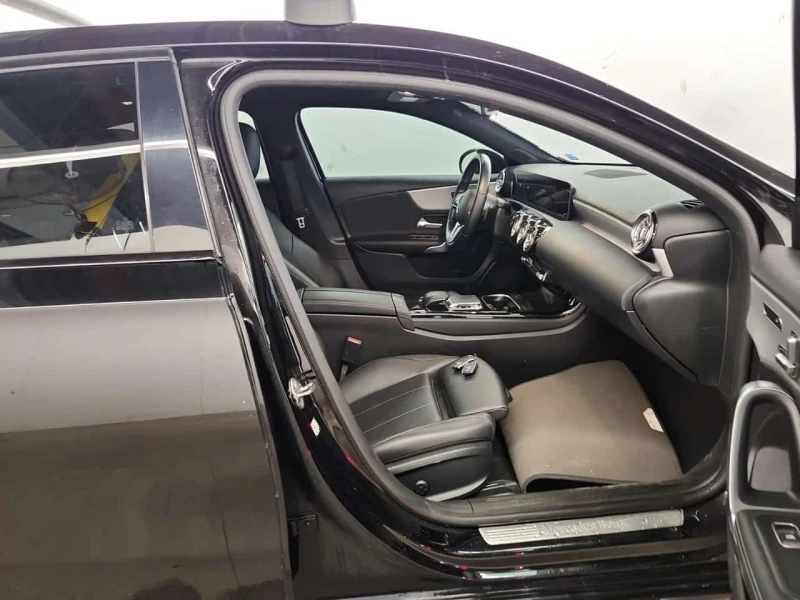 Mercedes-Benz A 250 ПАМЕТИ | ДВА КЛЮЧА | CARFAX, снимка 11 - Автомобили и джипове - 53590897