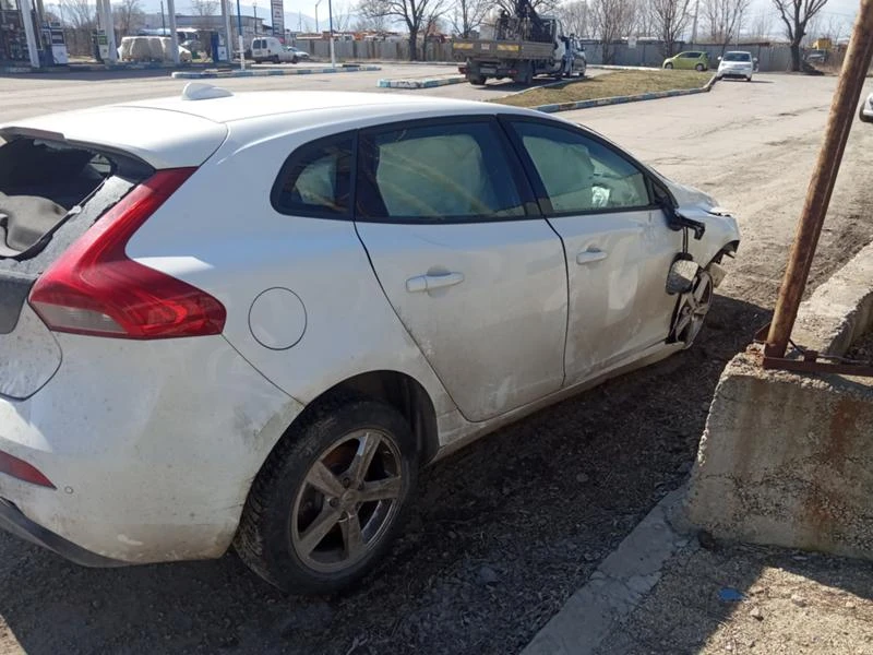 Volvo V40 2.0TDI TIP D4204T8, снимка 3 - Автомобили и джипове - 32154547