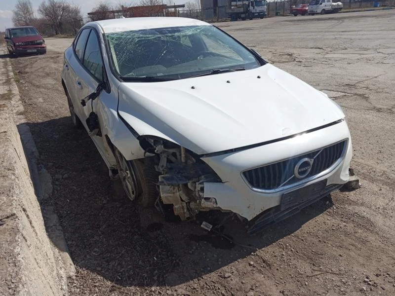 Volvo V40 2.0TDI TIP D4204T8, снимка 2 - Автомобили и джипове - 32154547