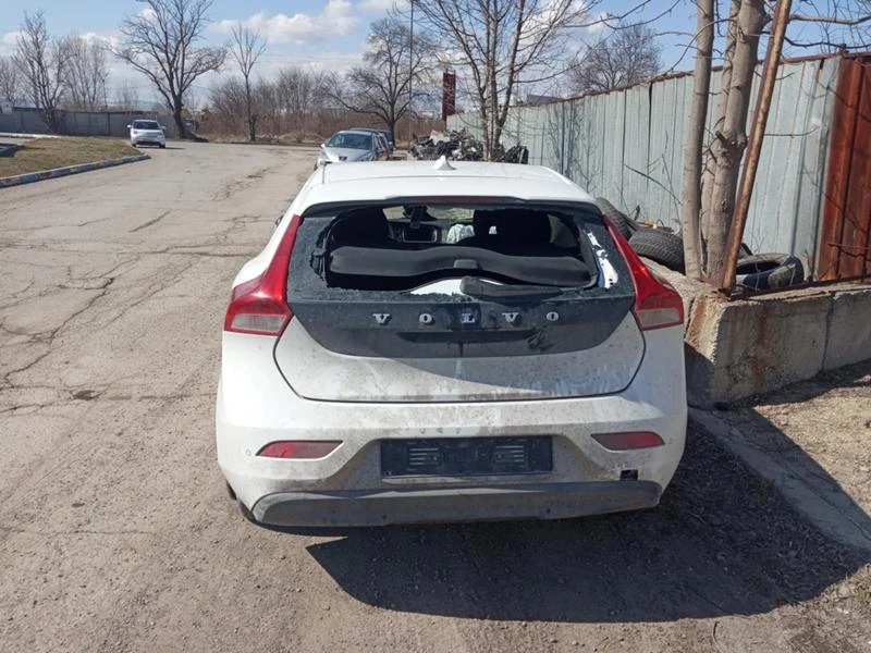 Volvo V40 2.0TDI TIP D4204T8, снимка 4 - Автомобили и джипове - 32154547