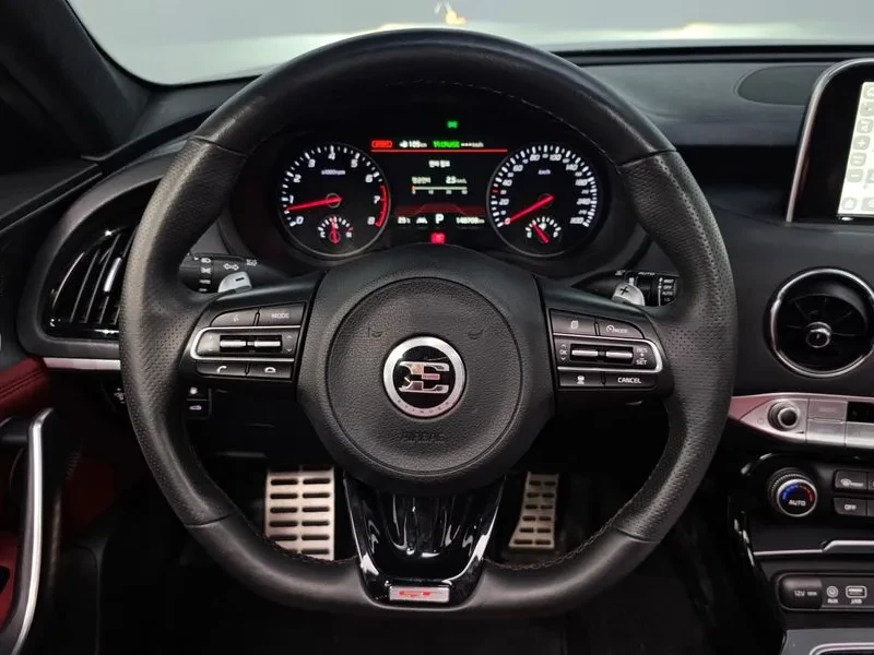 Kia Stinger 3.3 AWD GT - САМО 30% АВАНС, снимка 15 - Автомобили и джипове - 55998716