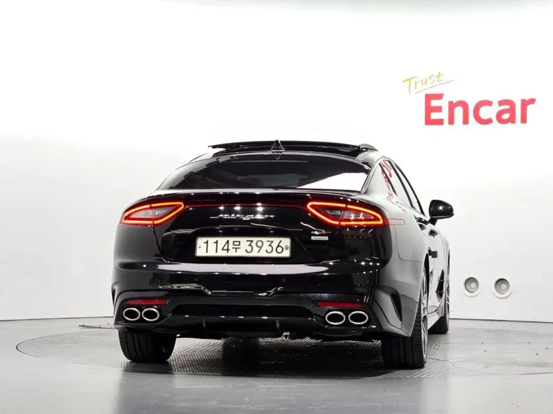 Kia Stinger 3.3 AWD GT - САМО 30% АВАНС, снимка 4 - Автомобили и джипове - 55998716