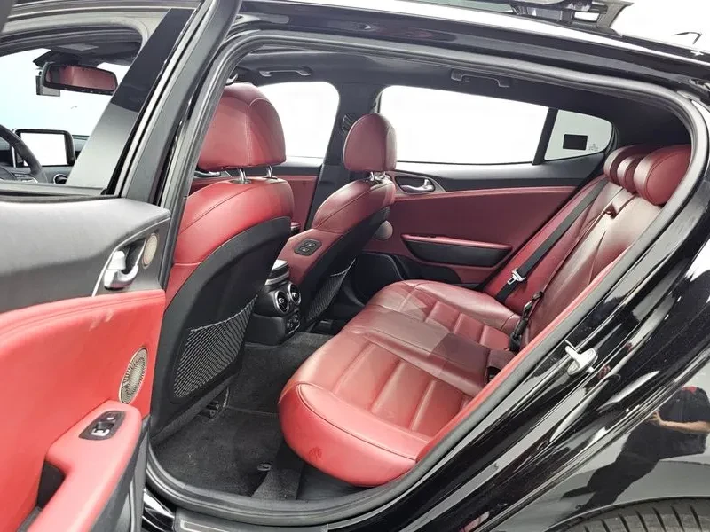 Kia Stinger 3.3 AWD GT - САМО 30% АВАНС, снимка 11 - Автомобили и джипове - 55998716