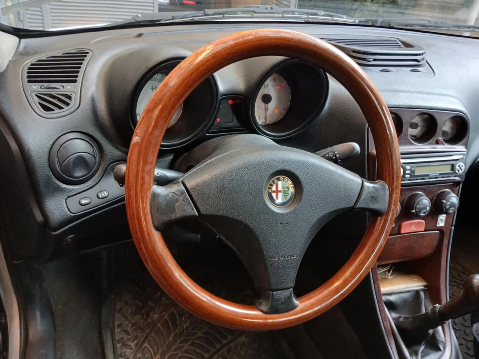 Alfa Romeo 156 2.0ts Газов инжекцион  | Mobile.bg — изображение 17