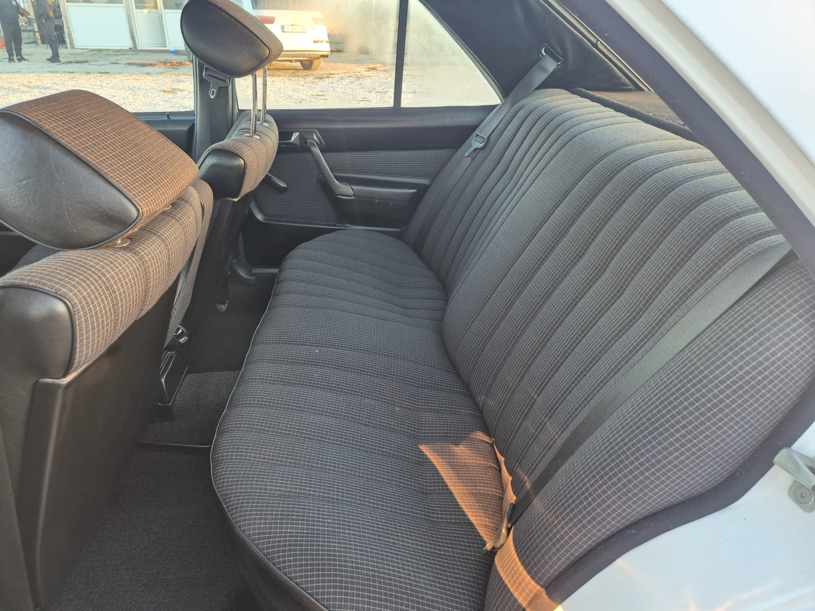 Mercedes-Benz 190 2.0i 122ps. | Mobile.bg   13