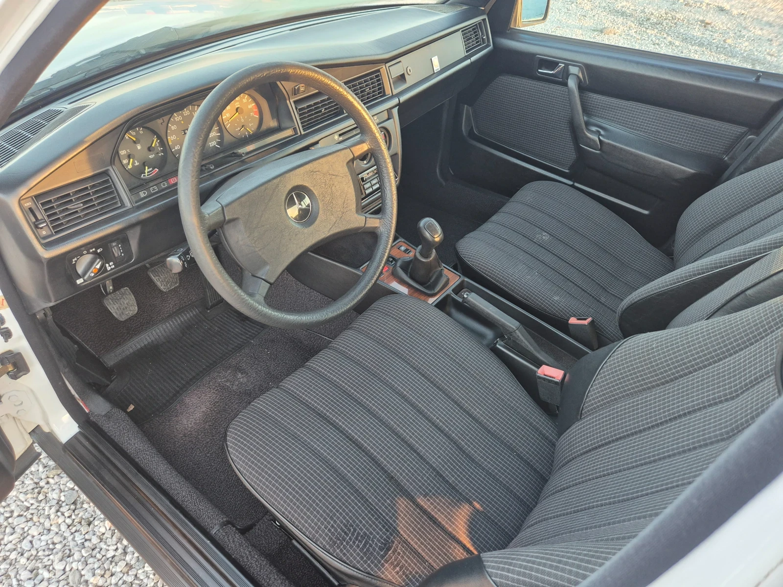 Mercedes-Benz 190 2.0i 122ps. | Mobile.bg   16