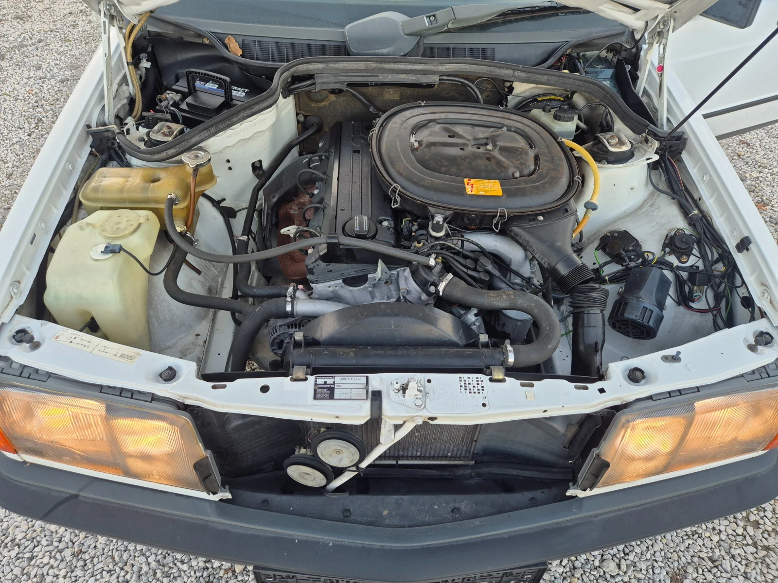 Mercedes-Benz 190 2.0i 122ps. - изображение 9