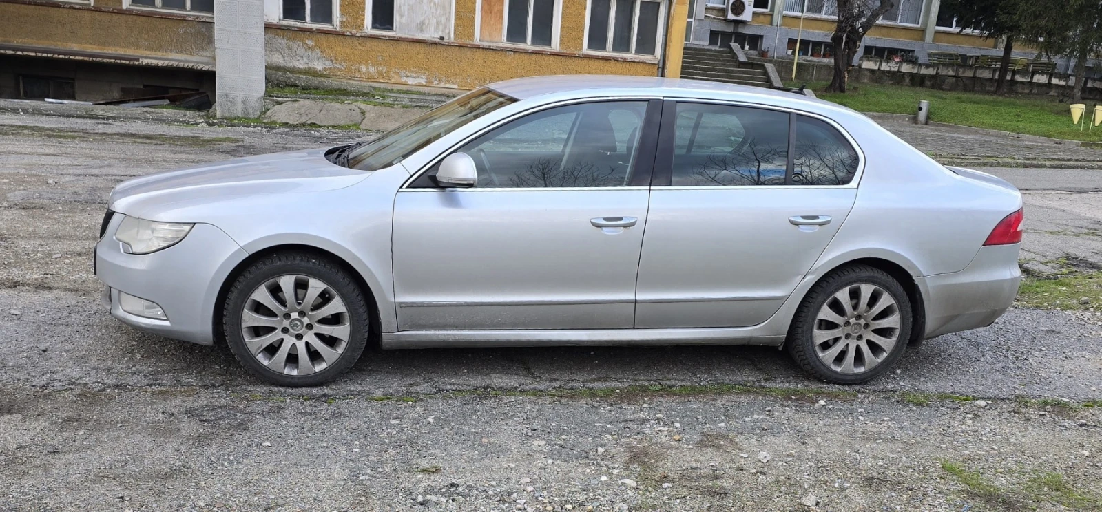 Skoda Superb Elegance - изображение 2