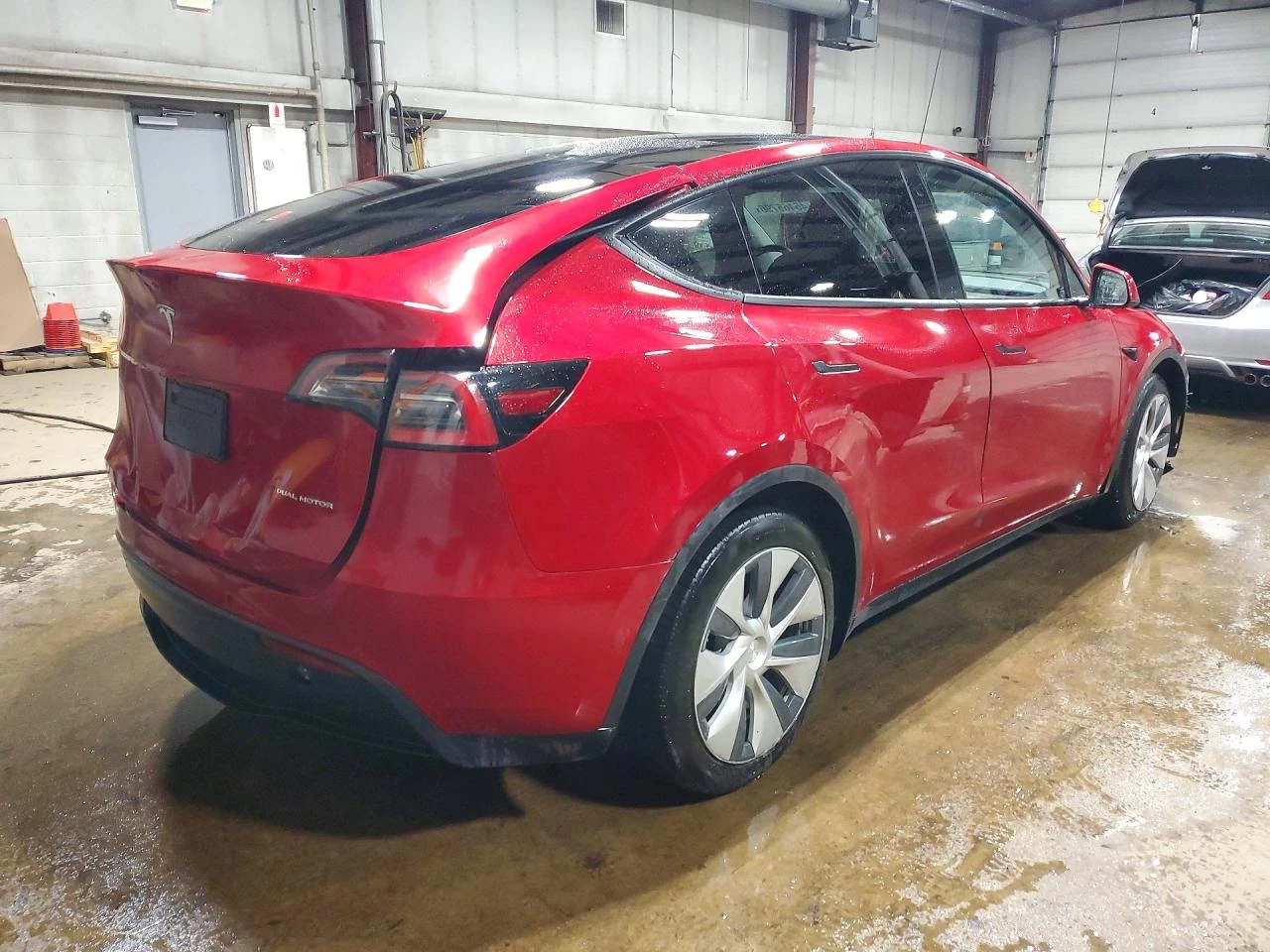 Tesla Model Y, снимка 3 - Автомобили и джипове - 54244053