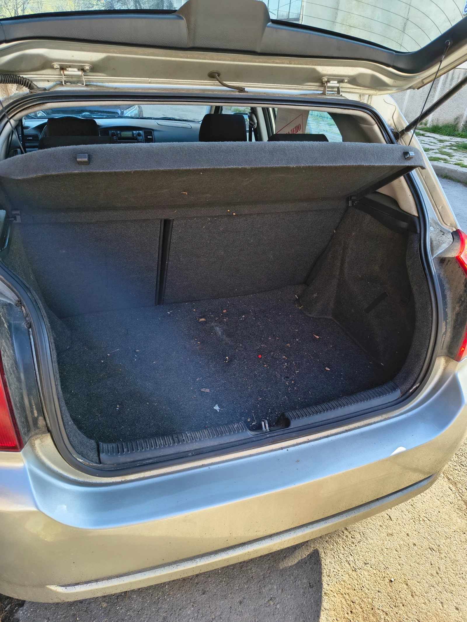 Toyota Corolla 2.0 D4D, снимка 3 - Автомобили и джипове - 54245375