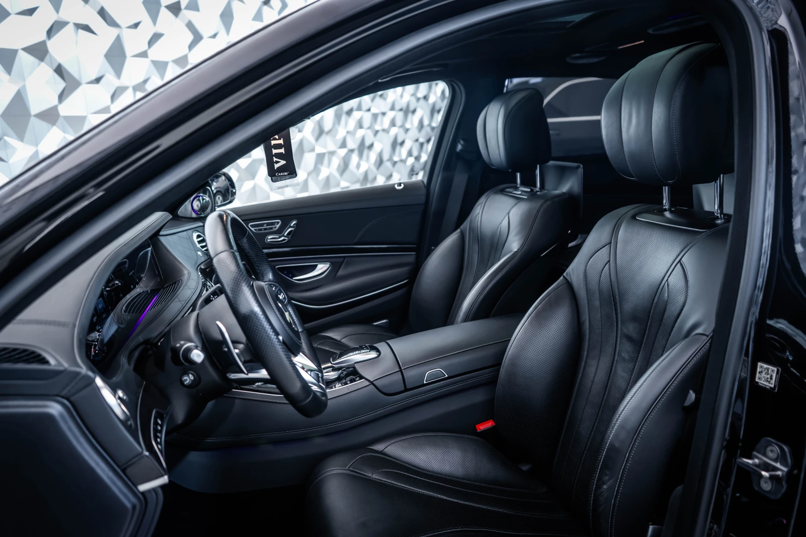 Mercedes-Benz S 560 4M AMG* Pano* Burmester, снимка 13 - Автомобили и джипове - 54370122
