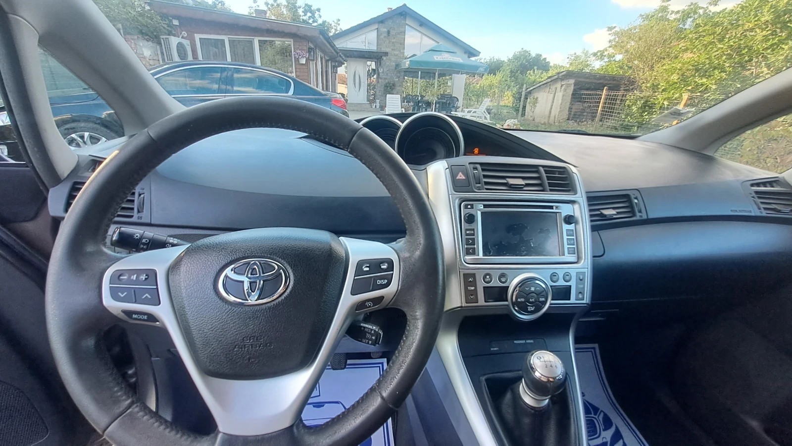 Toyota Verso 2.0 D-4D 126 к.с. | Executive | Обслужена, снимка 9 - Автомобили и джипове - 55040474