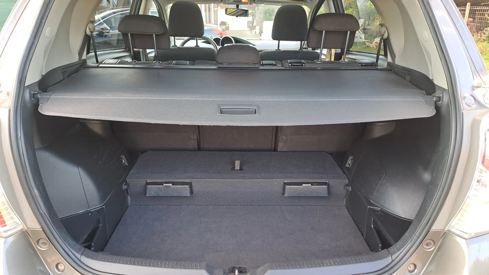 Toyota Verso 2.0 D-4D 126 к.с. | Executive | Обслужена, снимка 15 - Автомобили и джипове - 55040474