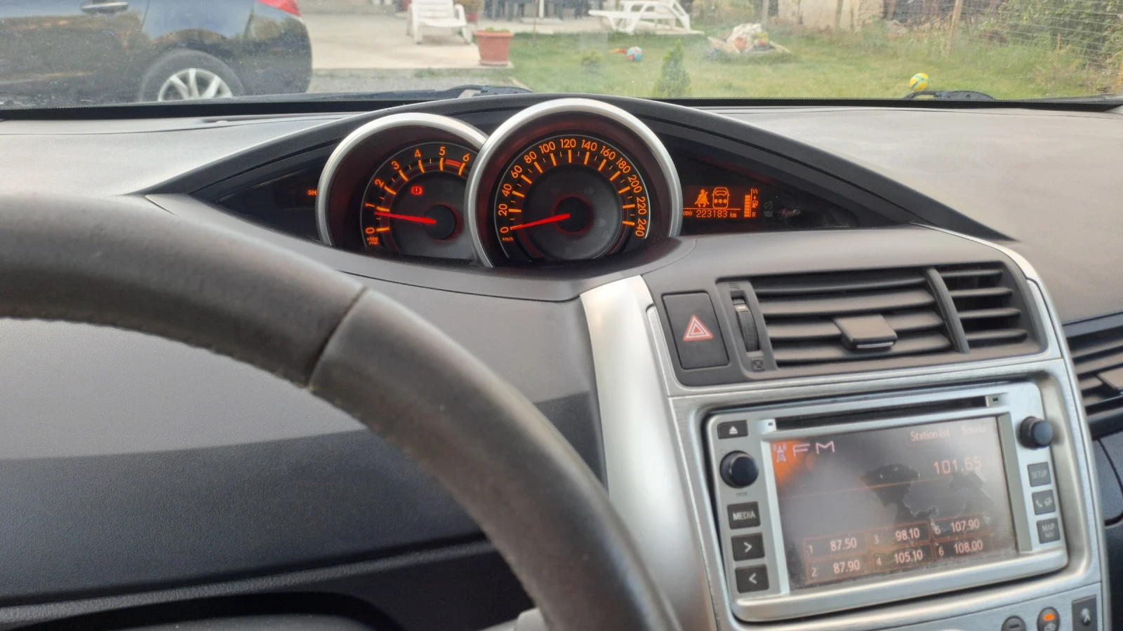 Toyota Verso 2.0 D-4D 126 к.с. | Executive | Обслужена, снимка 11 - Автомобили и джипове - 55040474