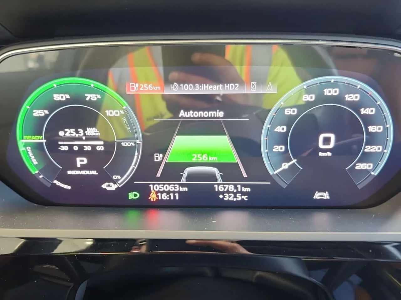 Audi E-Tron * PROGRESSIV * 360 КАМЕРА* ОБДУХВАНЕ* ПАНОРАМА* , снимка 9 - Автомобили и джипове - 55181305