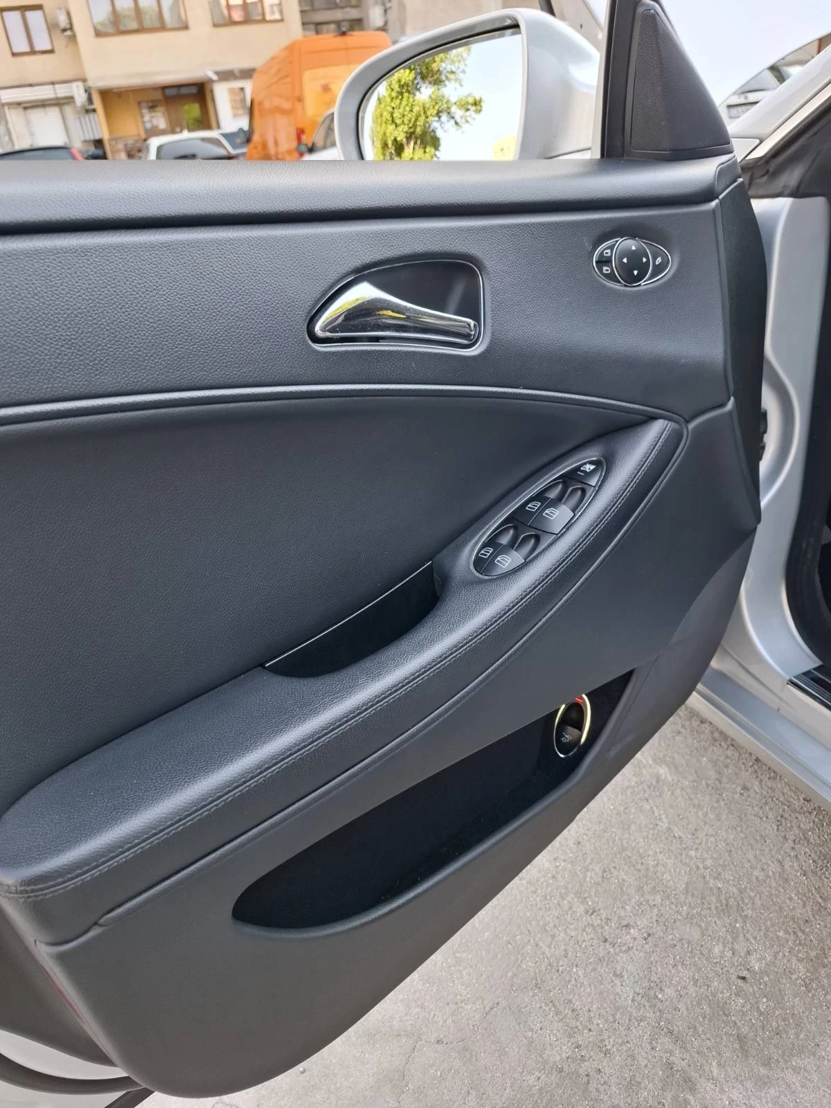 Mercedes-Benz CLS 320, снимка 13 - Автомобили и джипове - 55659614