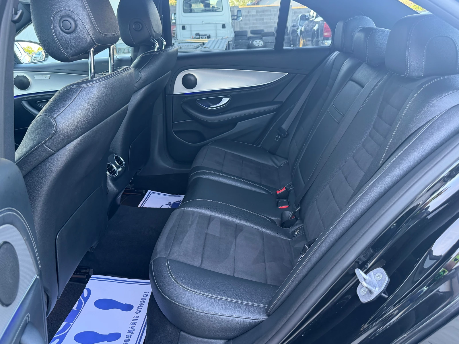 Mercedes-Benz E 220, снимка 13 - Автомобили и джипове - 55940268