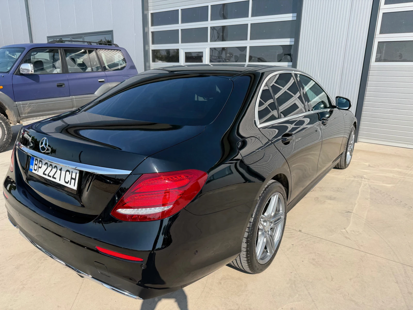 Mercedes-Benz E 220, снимка 6 - Автомобили и джипове - 55940268