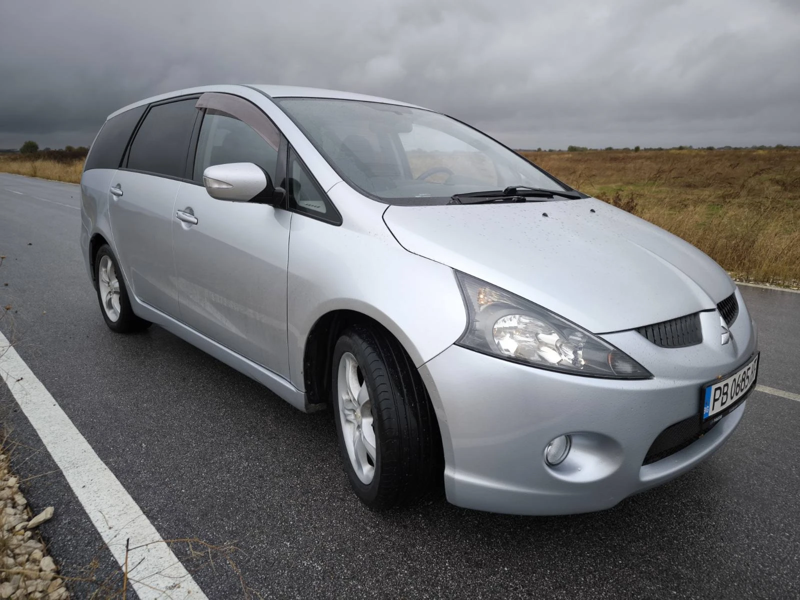 Mitsubishi Grandis, снимка 3 - Автомобили и джипове - 56748491