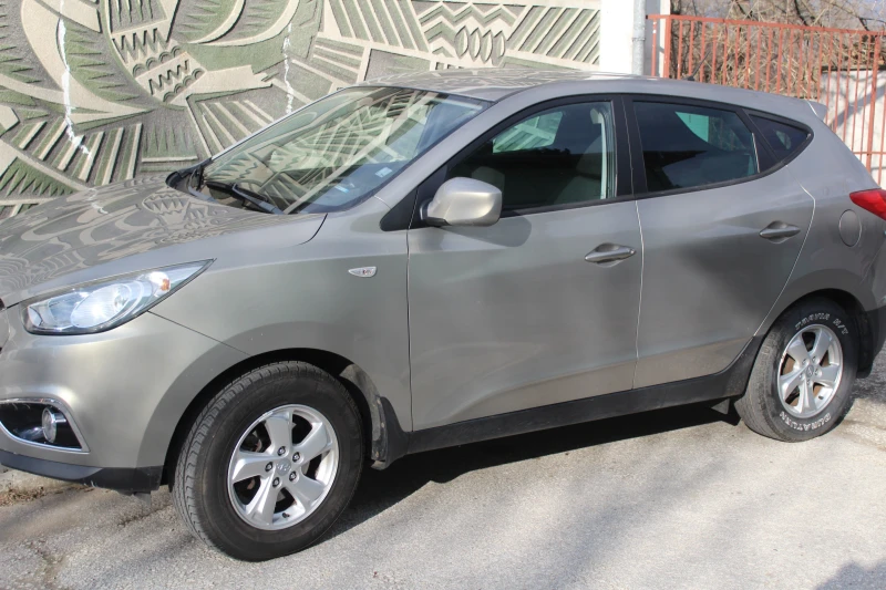 Hyundai IX35, снимка 4 - Автомобили и джипове - 48095505