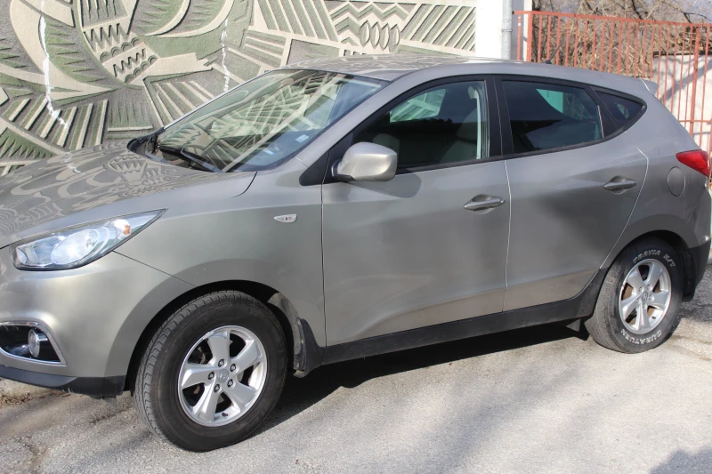 Hyundai IX35, снимка 3 - Автомобили и джипове - 48095505