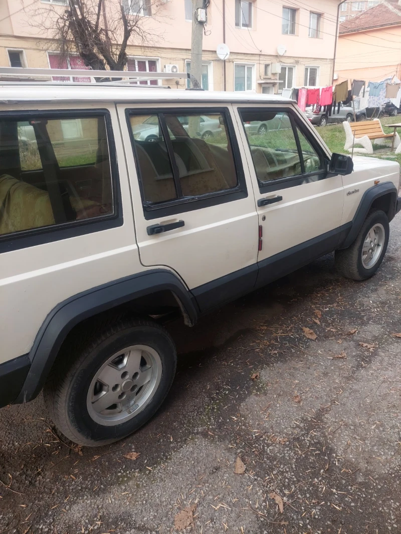 Jeep Cherokee 2100, снимка 3 - Автомобили и джипове - 48227027