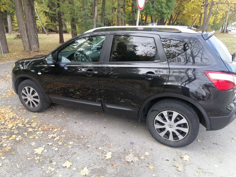 Nissan Qashqai 2.0i, снимка 4 - Автомобили и джипове - 52029960