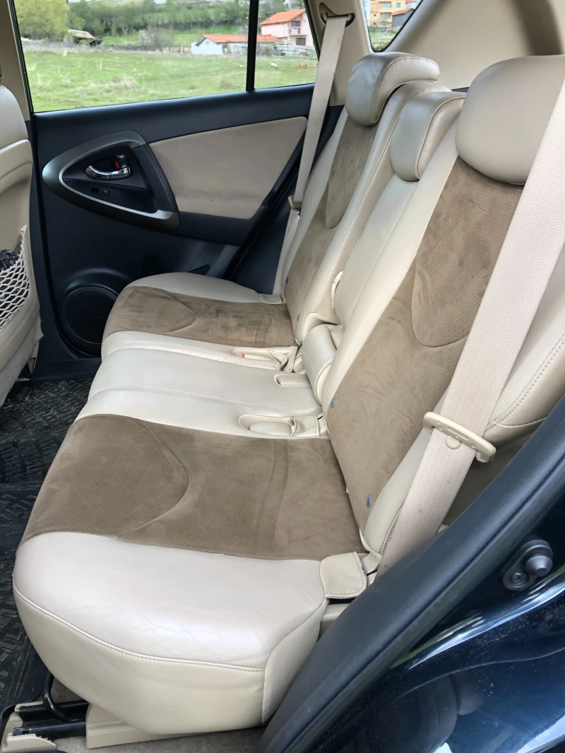 Toyota Rav4, снимка 9 - Автомобили и джипове - 52813887