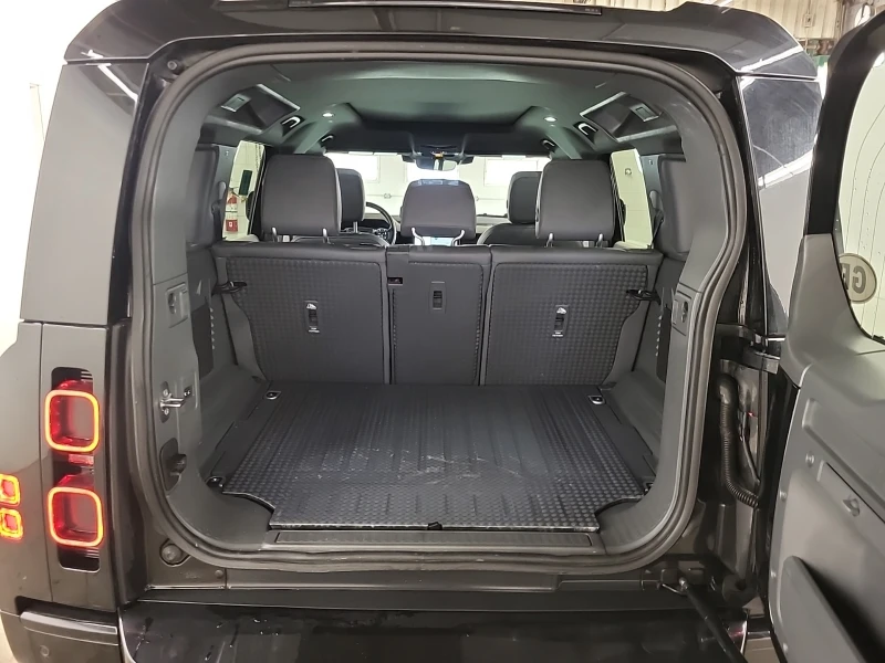 Land Rover Defender 110 X-Dynamic SE AWD, снимка 12 - Автомобили и джипове - 53170761