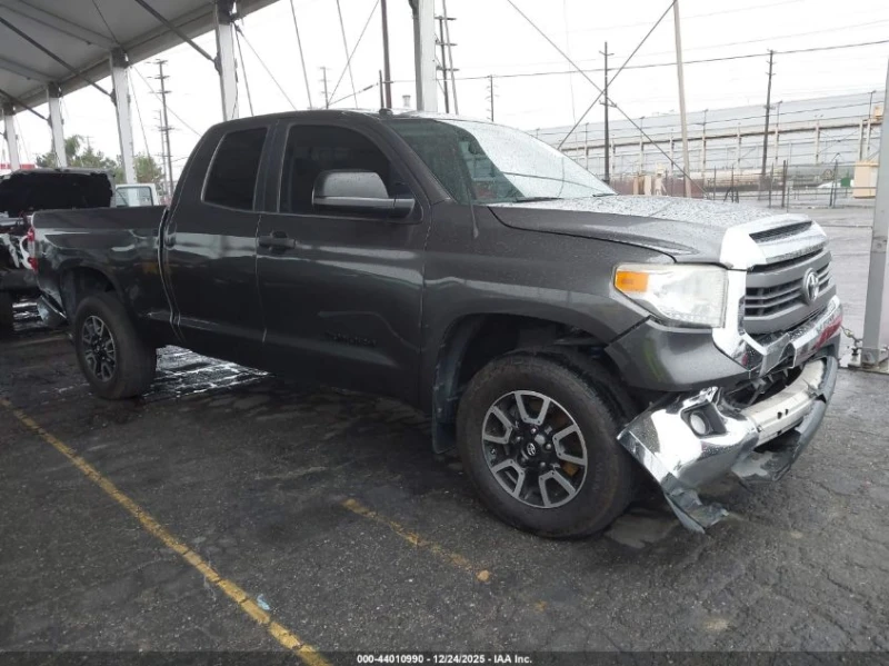 Toyota Tundra 5.7L V-8 DOHC, VVT, 381HP 4X4 Drive