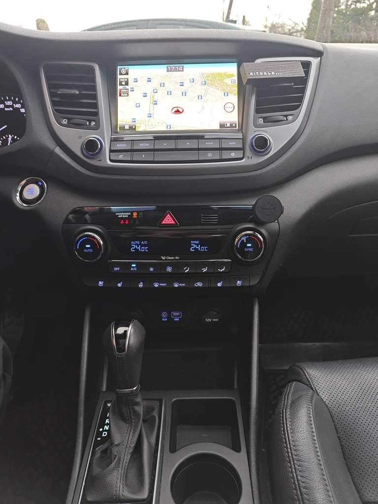 Hyundai Tucson 1.6 T-GDI, снимка 11 - Автомобили и джипове - 53938037