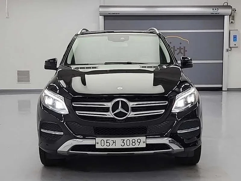 Mercedes-Benz GLE 350 D 4Matic - САМО 30% АВАНС, снимка 3 - Автомобили и джипове - 55483967