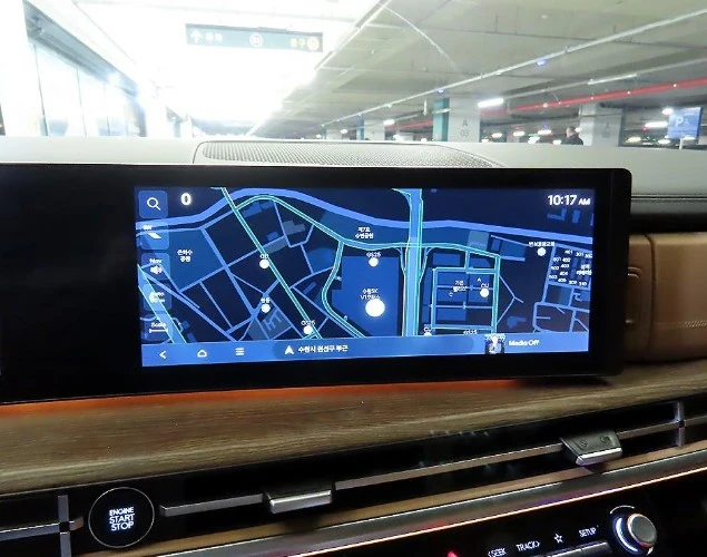 Hyundai Santa fe 2.5T Calligraphy* HUD* 360* МАСАЖ* КРАЙНА ЦЕНА, снимка 17 - Автомобили и джипове - 55697157