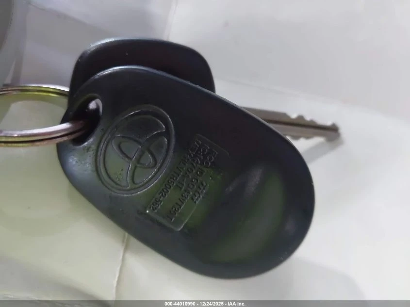 Toyota Tundra 5.7L V-8 DOHC, VVT, 381HP 4X4 Drive - изображение 3