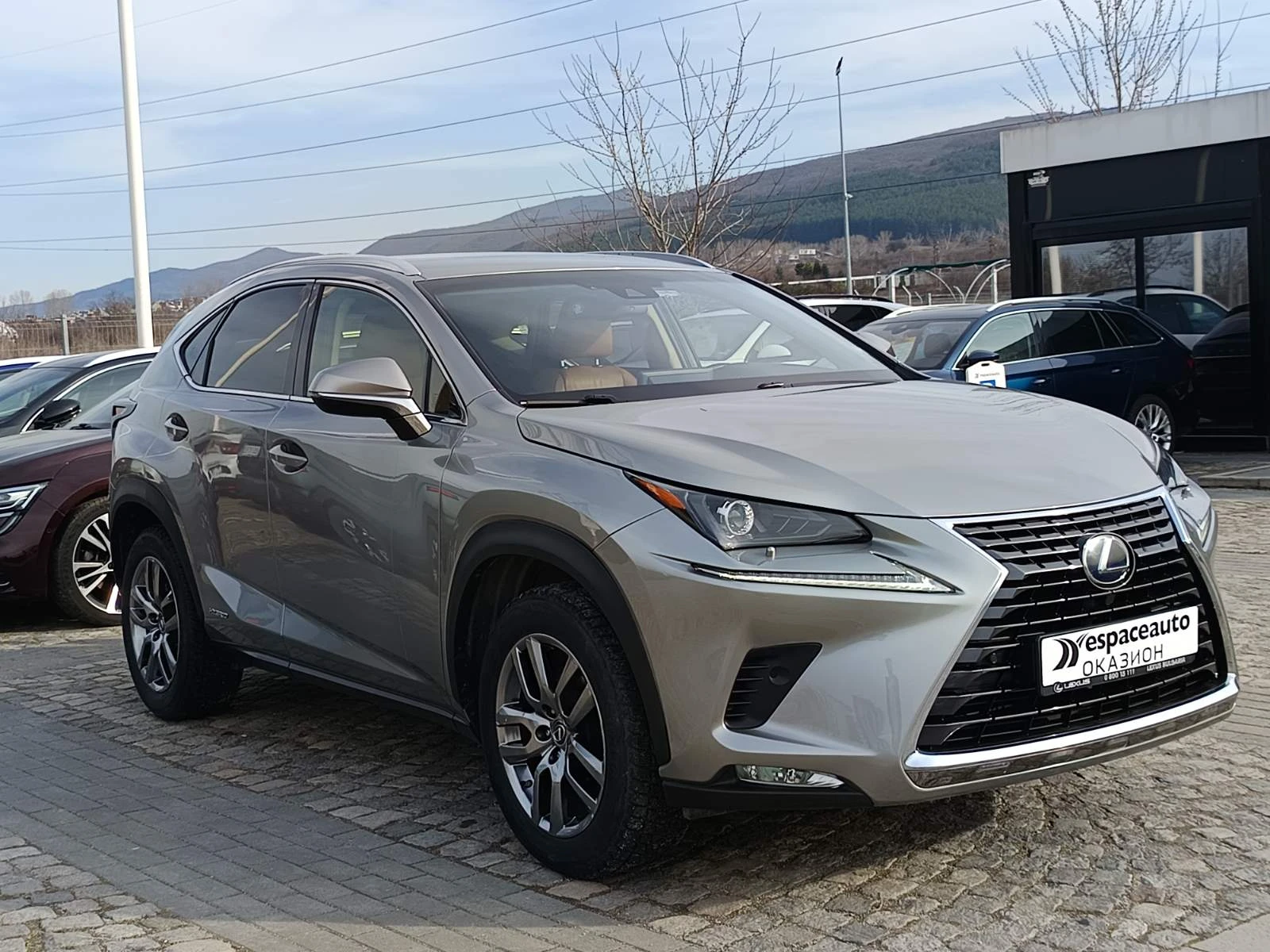 Lexus NX 300h 2.5, 197�.�. Executive Plus  4wd CVT | Mobile.bg � ����������� 3
