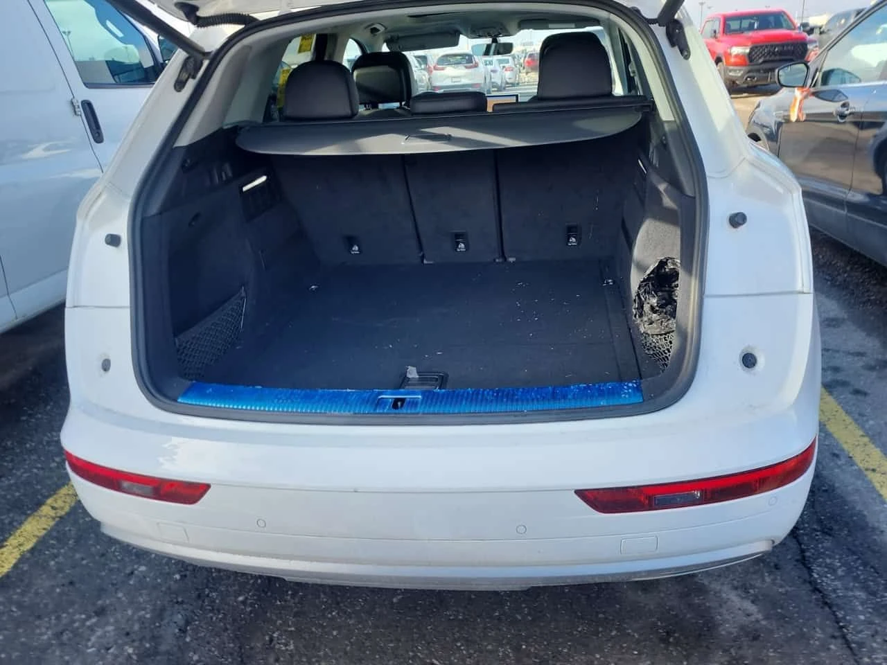 Audi Q5 2.0 TFSI Premium Plus | ПОДГРЕВИ | KEYLESS | , снимка 14 - Автомобили и джипове - 53819193