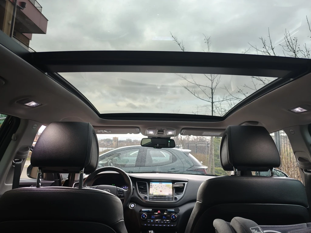 Hyundai Tucson 1.6 T-GDI, снимка 16 - Автомобили и джипове - 53938037
