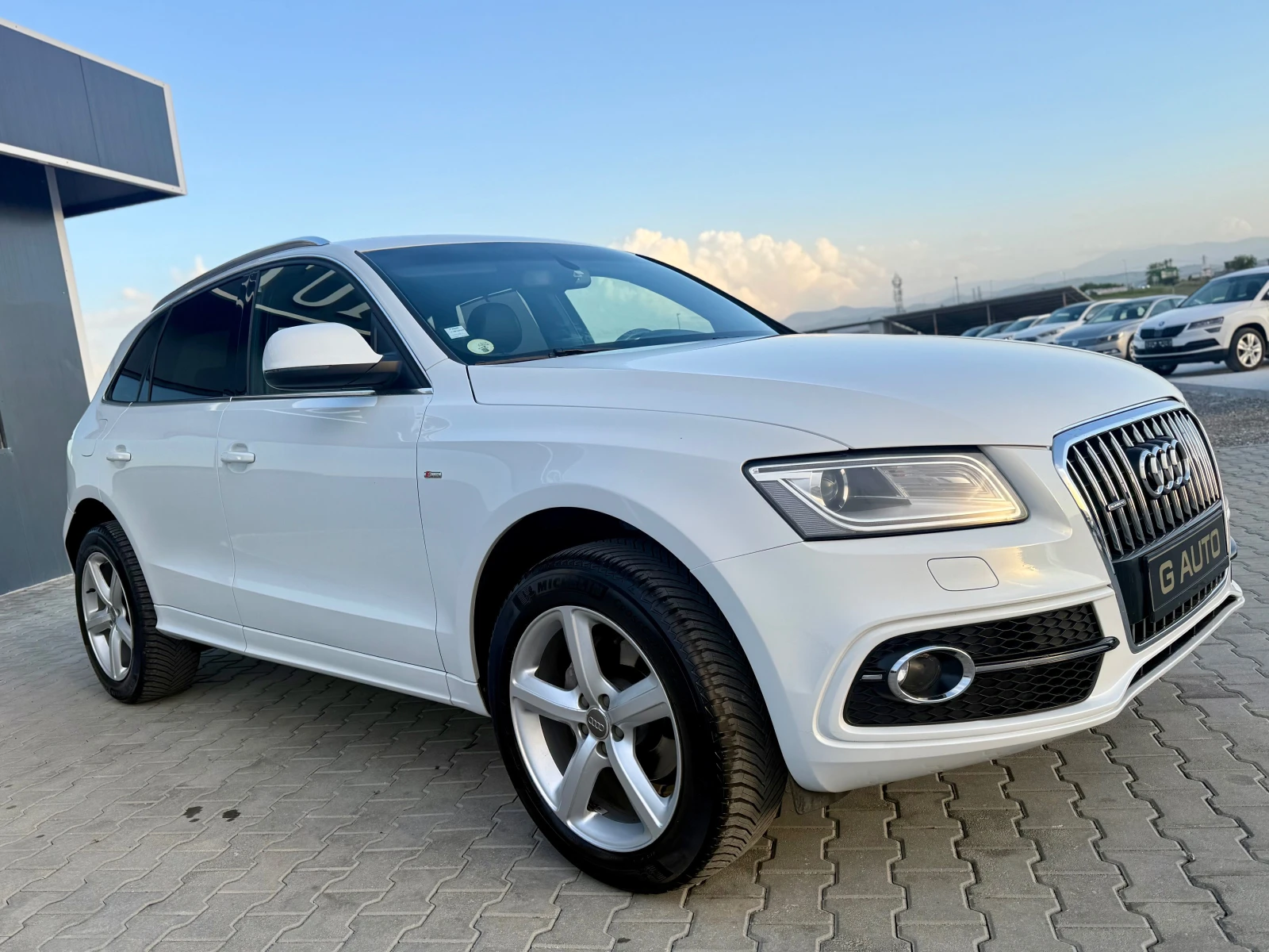Audi Q5 2.0TDI Quattro Собствен лизинг !!!, снимка 3 - Автомобили и джипове - 54523146