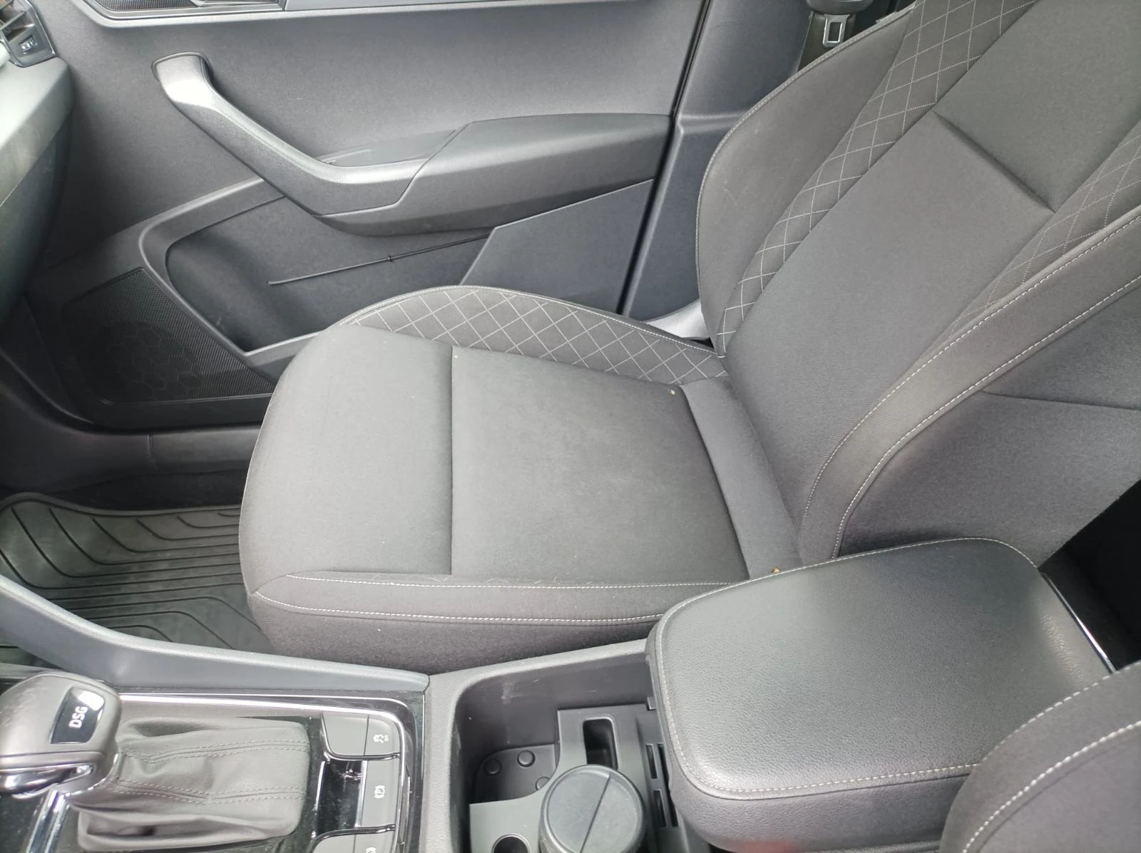 Skoda Karoq  1.5 Automatic, снимка 11 - Автомобили и джипове - 54762780