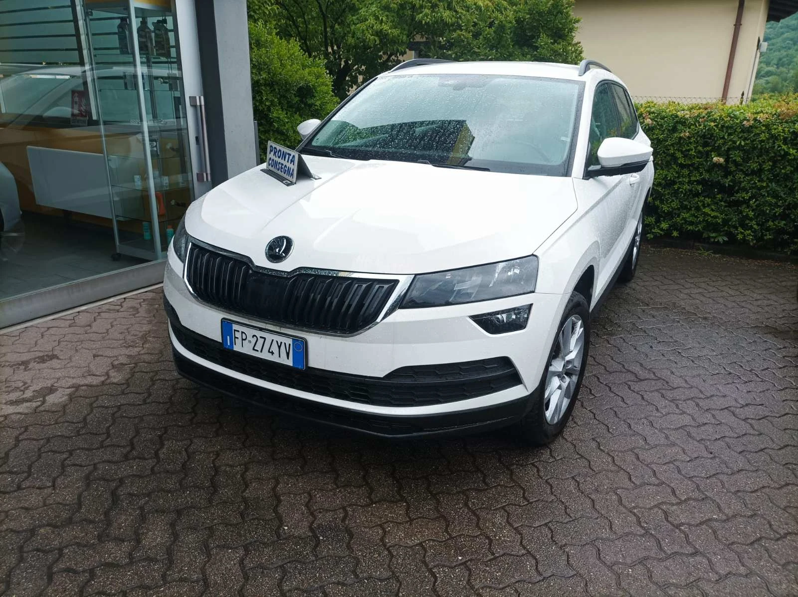 Skoda Karoq  1.5 Automatic, снимка 2 - Автомобили и джипове - 54762780