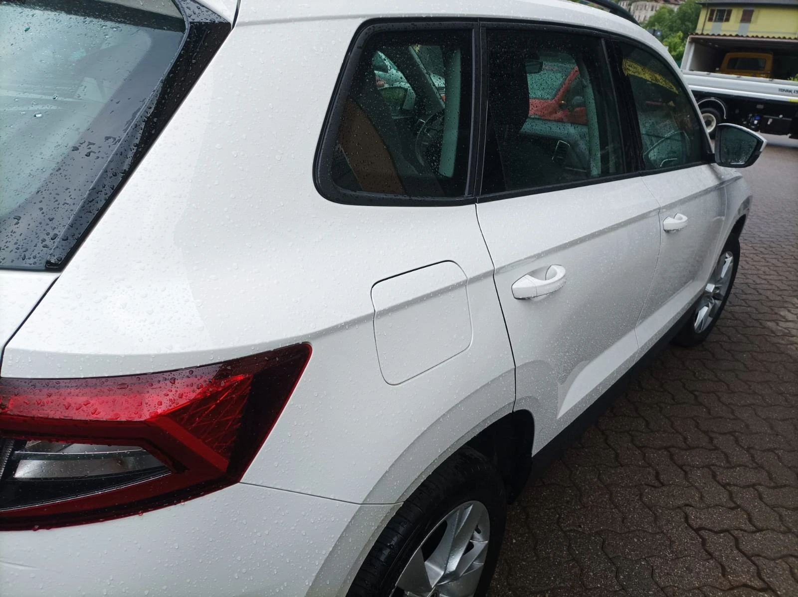 Skoda Karoq  1.5 Automatic, снимка 7 - Автомобили и джипове - 54762780
