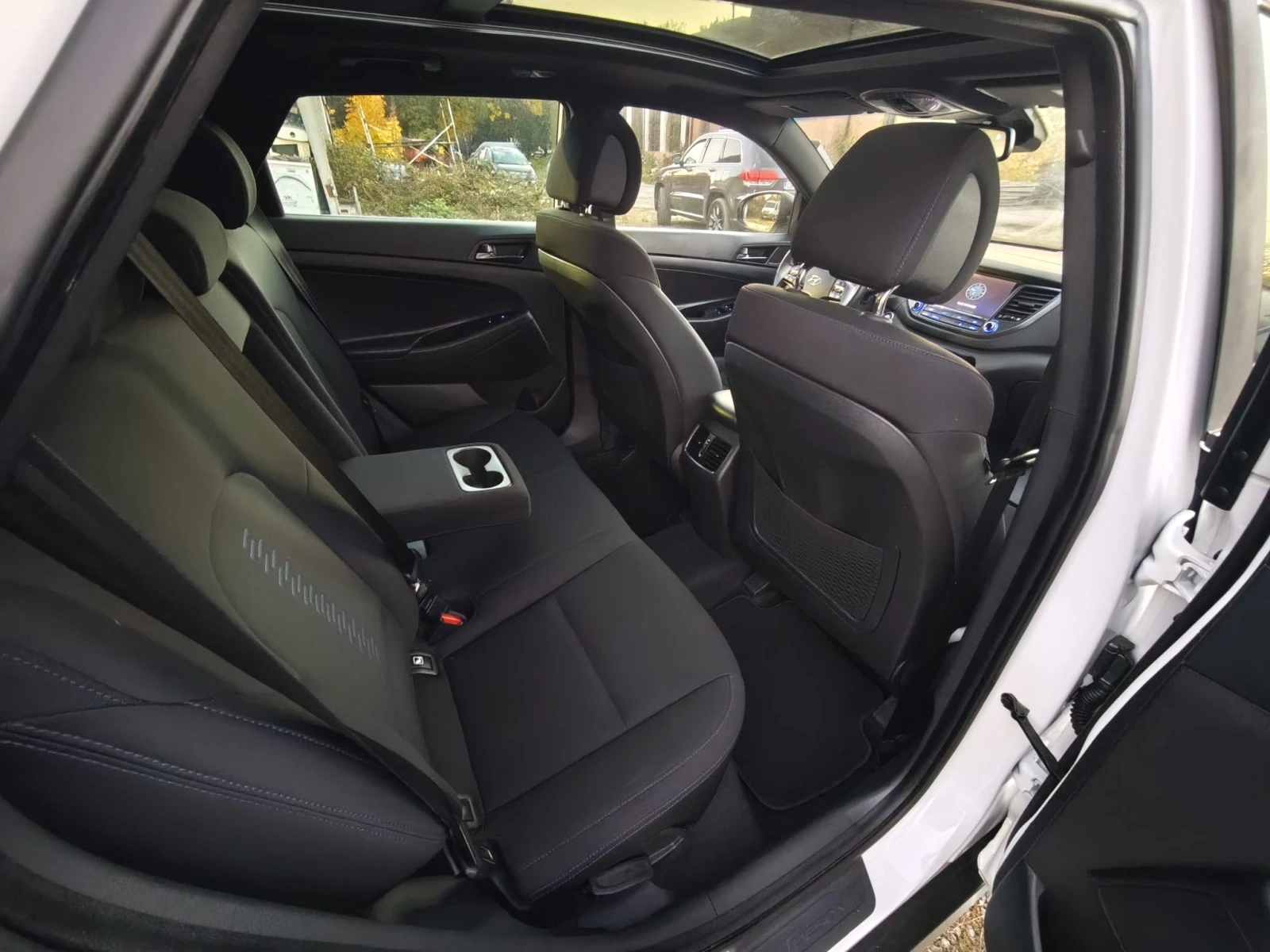 Hyundai Tucson 1.7d DCT-7 FULL ПАНОРАМА, снимка 9 - Автомобили и джипове - 56630828