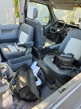 VW T4 2.4 МУЛТИВАН, снимка 3