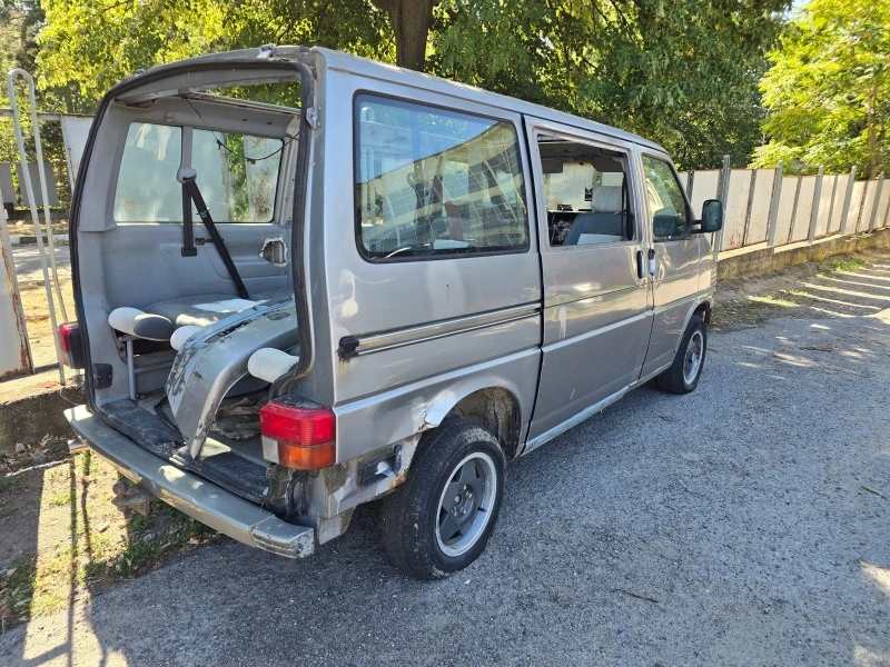 VW T4 2.4 МУЛТИВАН, снимка 4 - Бусове и автобуси - 46729315