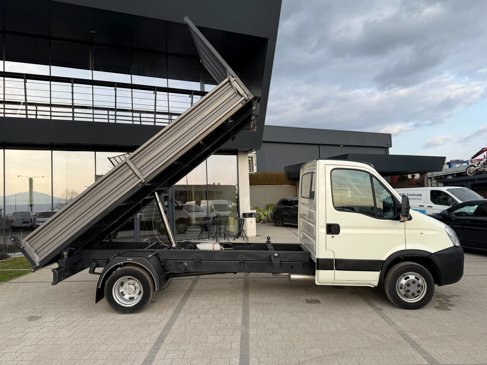Iveco Daily 35C15 3.0HPI до 3.5т. 3.90м. , снимка 11 - Бусове и автобуси - 53877483