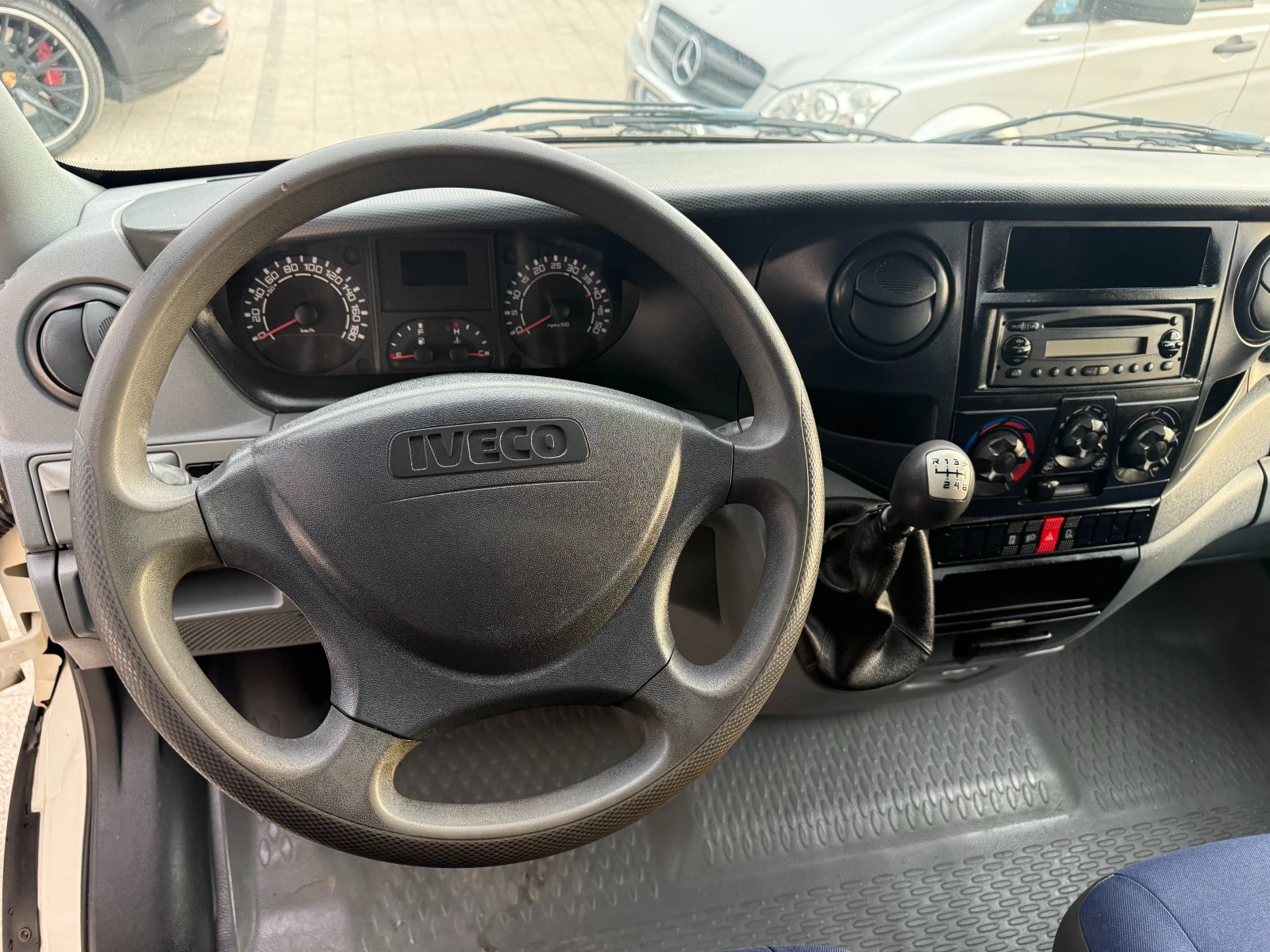 Iveco Daily 35C15 3.0HPI до 3.5т. 3.90м. , снимка 16 - Бусове и автобуси - 53877483