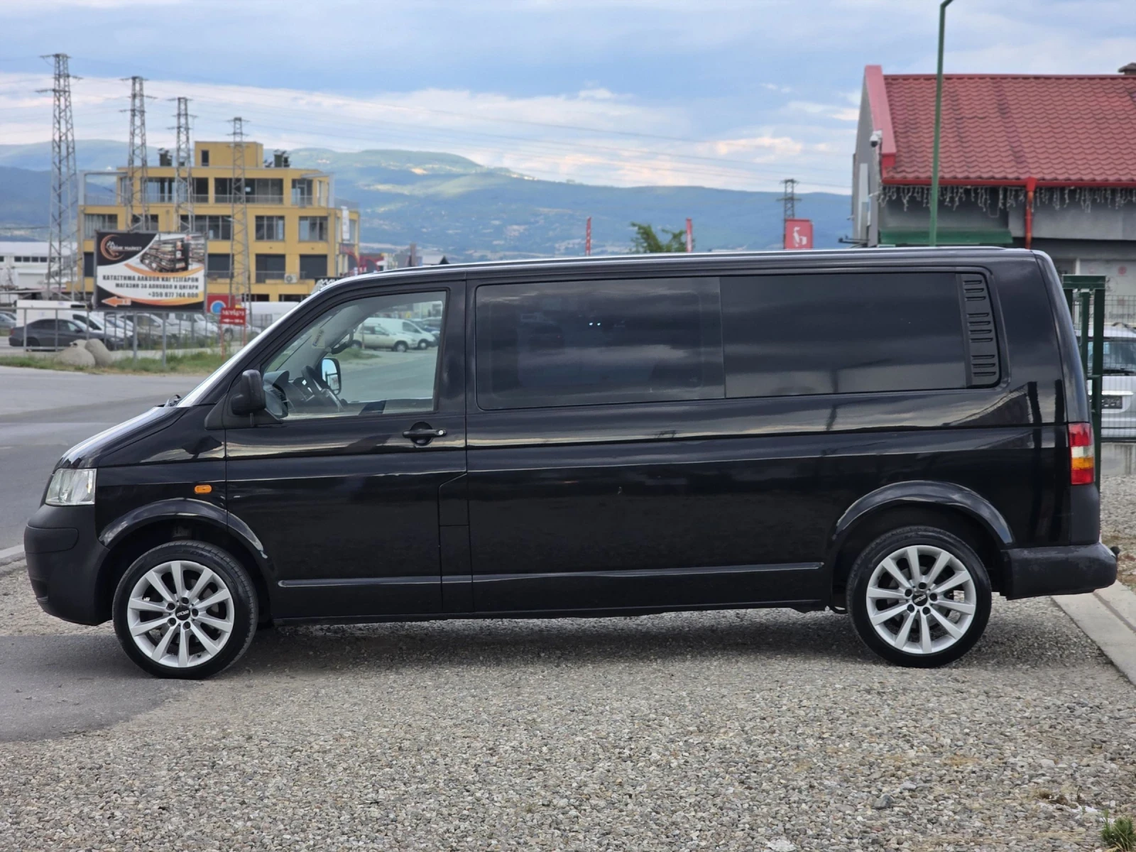 VW Transporter 2.5 TDI 174 k.c. 4 + 1 , снимка 2 - Бусове и автобуси - 55192711