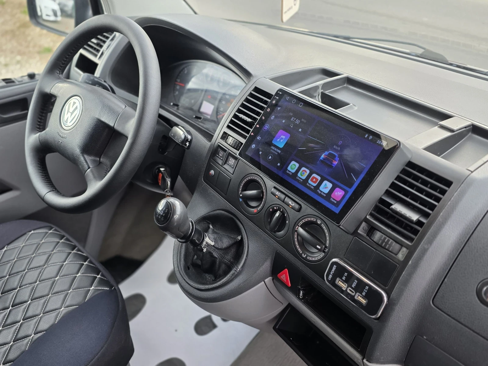 VW Transporter 2.5 TDI 174 k.c. 4 + 1 , снимка 11 - Бусове и автобуси - 55192711